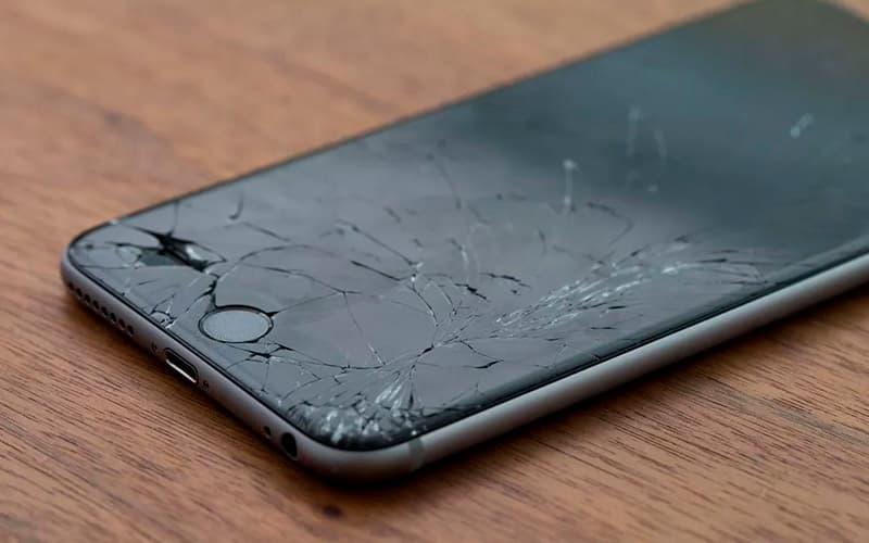 разбился экран iPhone