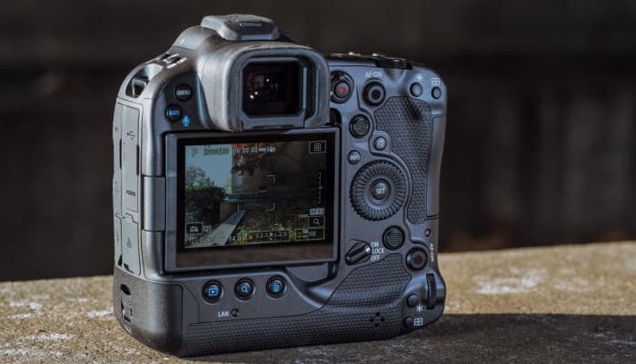 canon r3 тыльная сторона