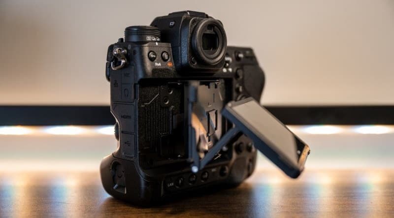 nikon z9 сбоку
