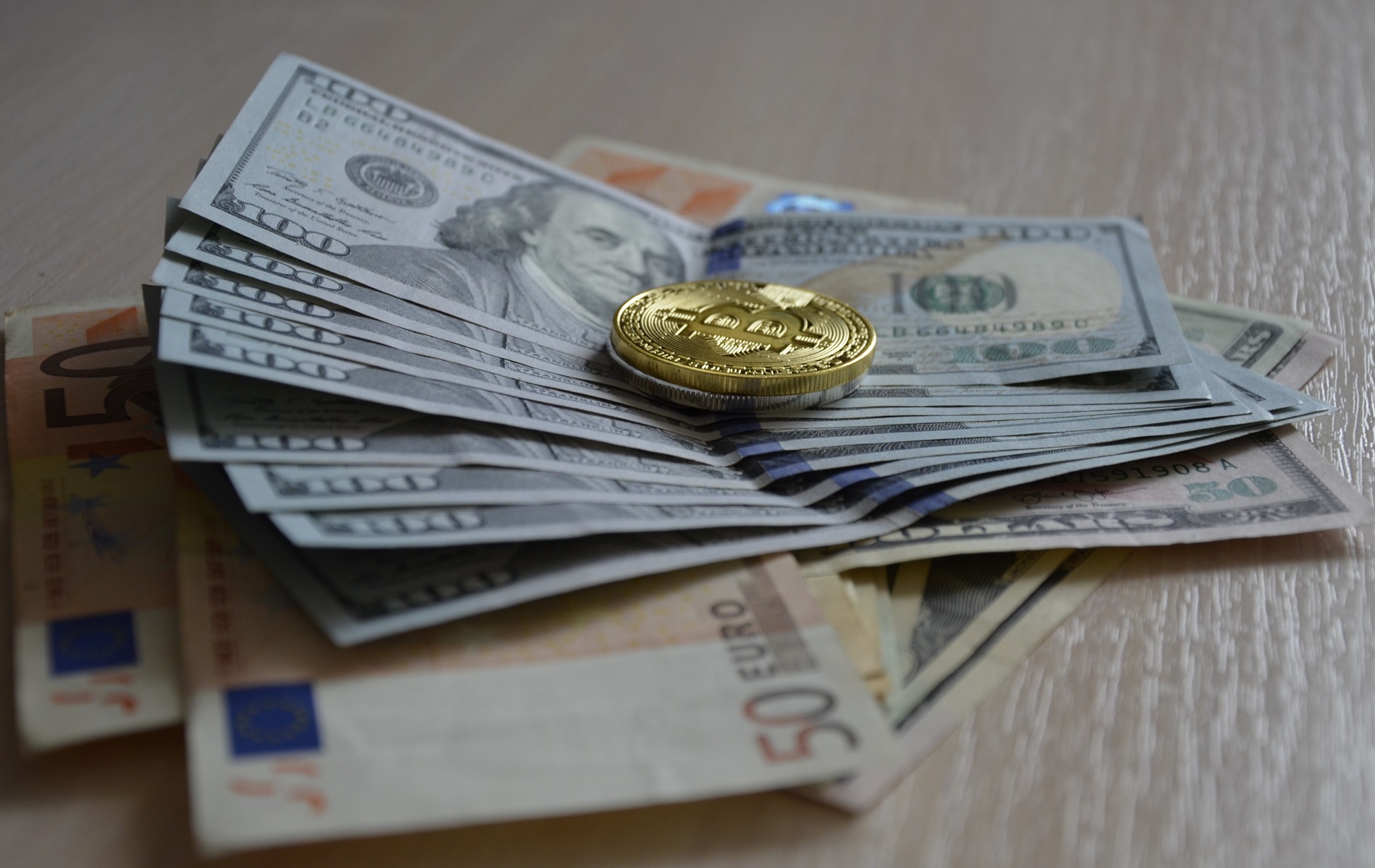 Биткоин
